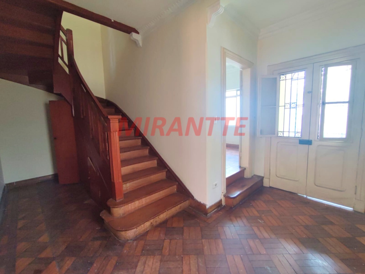 Sobrado de 280m² com 3 quartos em Santana