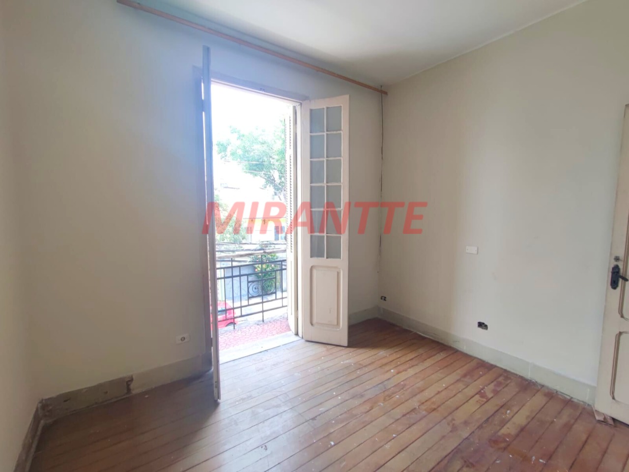 Sobrado de 280m² com 3 quartos em Santana