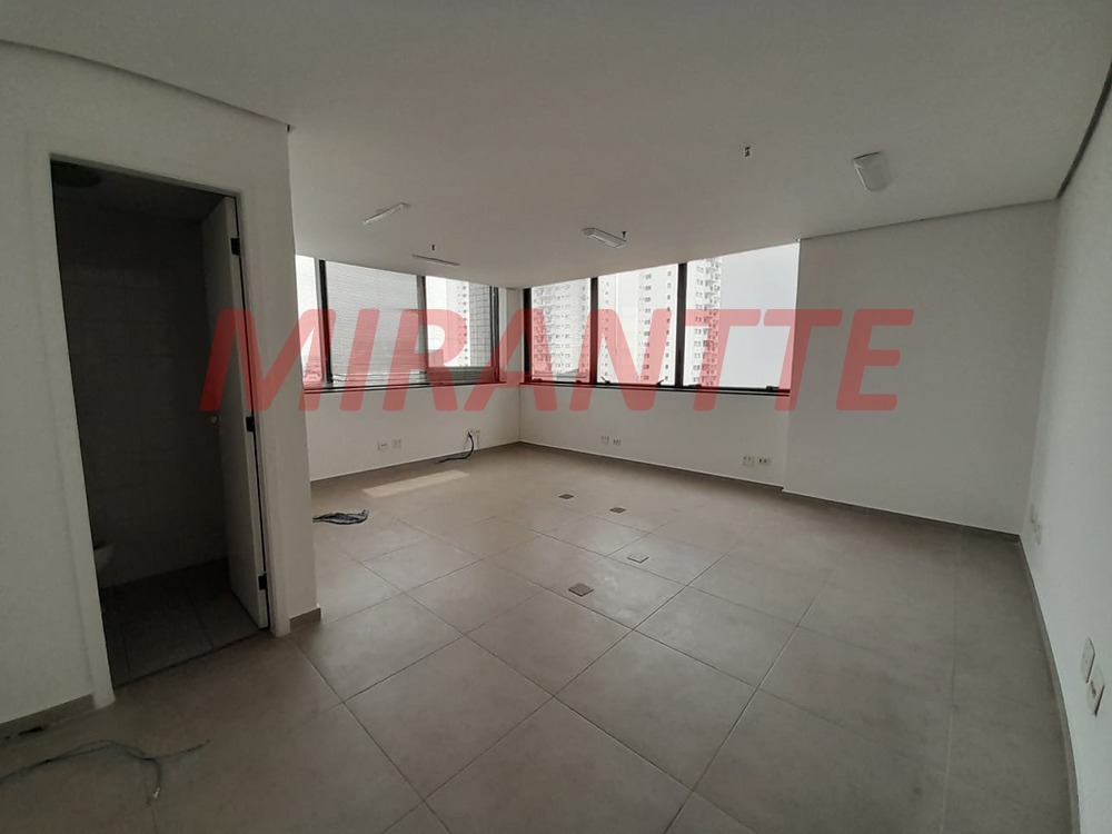Comercial de 35m² em Santana