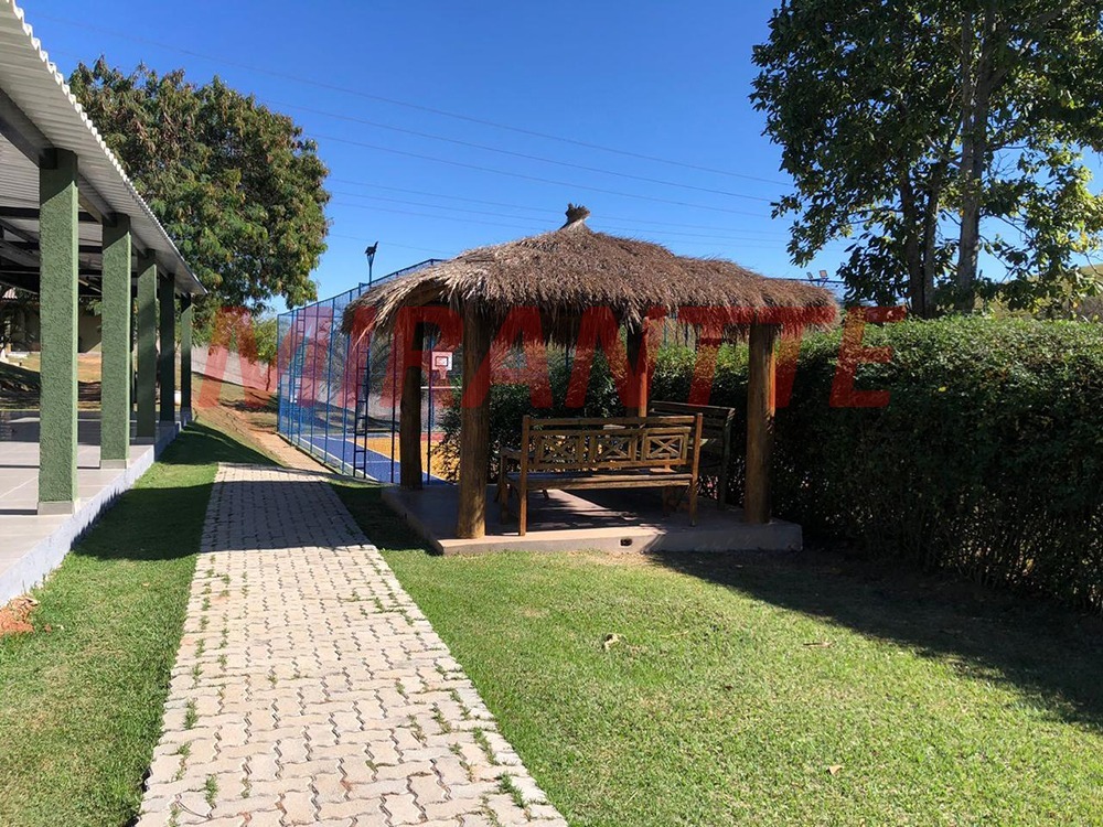 Cond. fechado de 260m² com 4 quartos em Chácaras Maringá