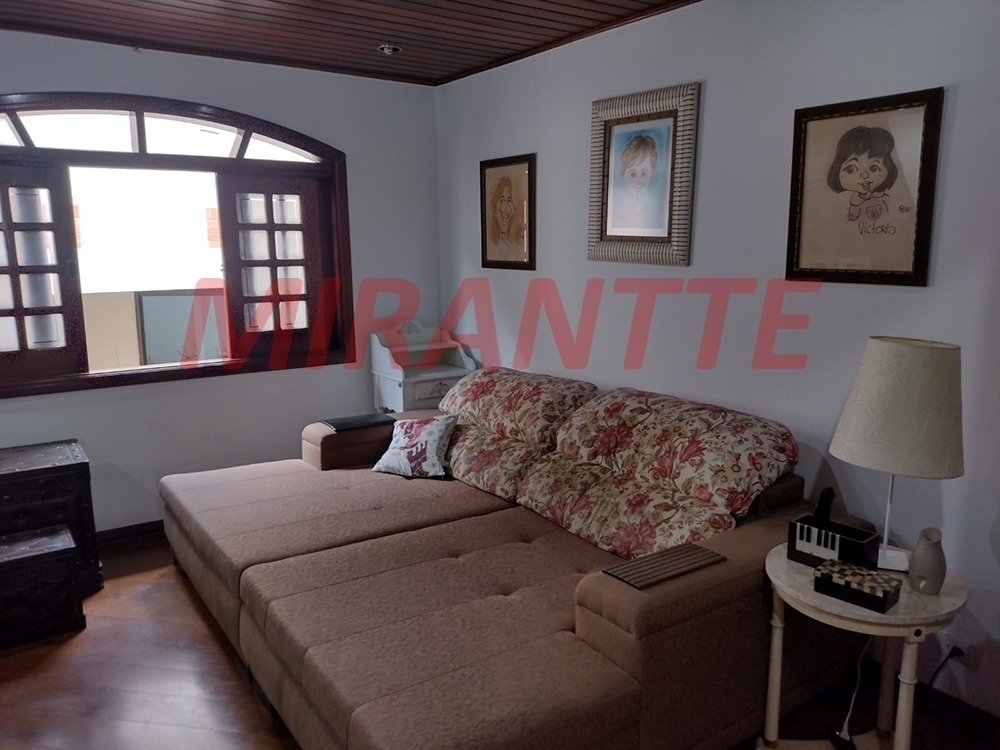 Cond. fechado de 360m² com 4 quartos em Barro Branco (Zona Norte)
