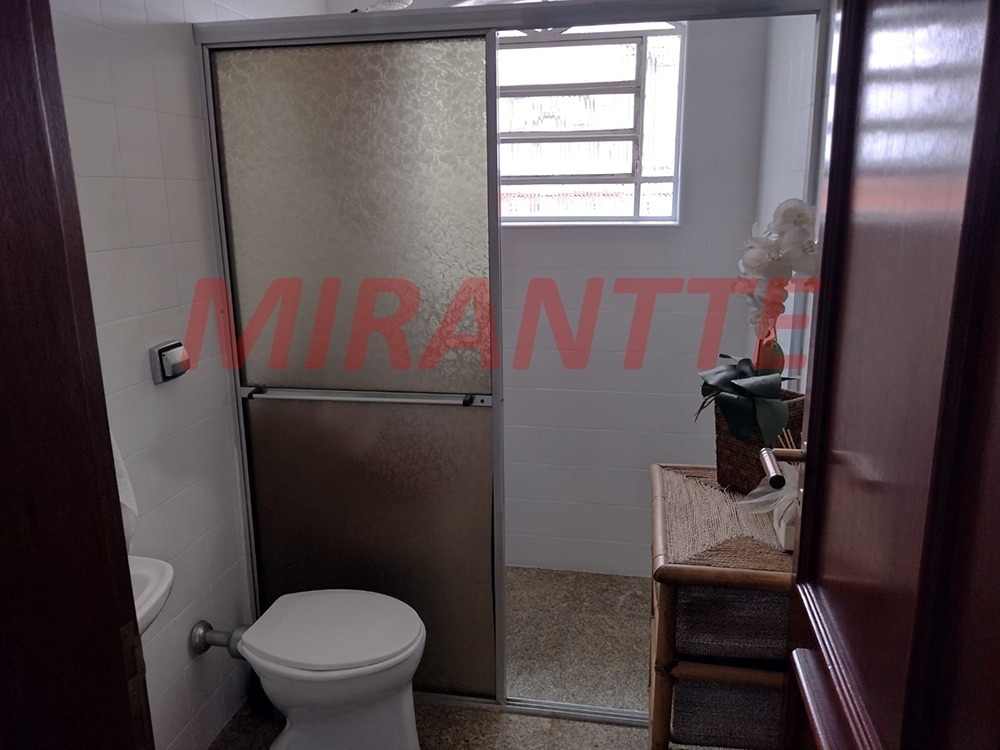Cond. fechado de 360m² com 4 quartos em Barro Branco (Zona Norte)