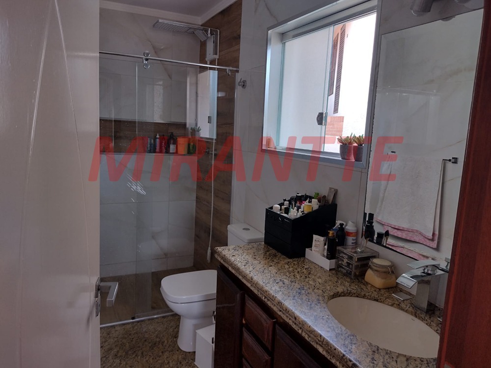 Cond. fechado de 360m² com 4 quartos em Barro Branco (Zona Norte)