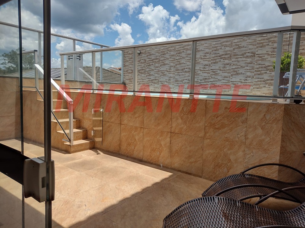Cond. fechado de 360m² com 4 quartos em Barro Branco (Zona Norte)