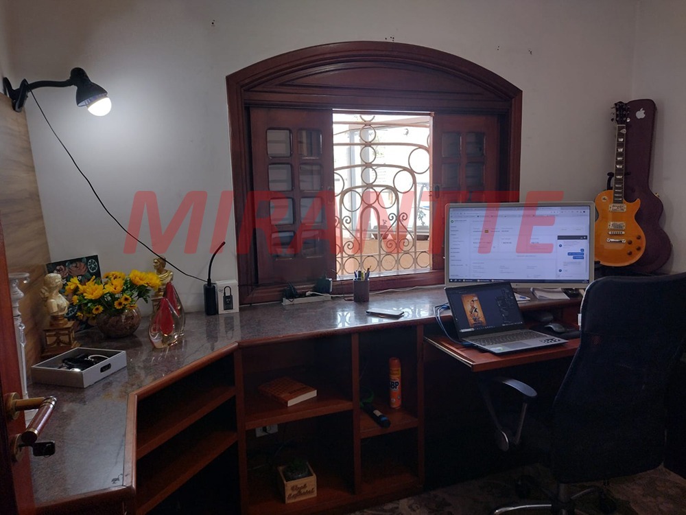 Cond. fechado de 360m² com 4 quartos em Barro Branco (Zona Norte)