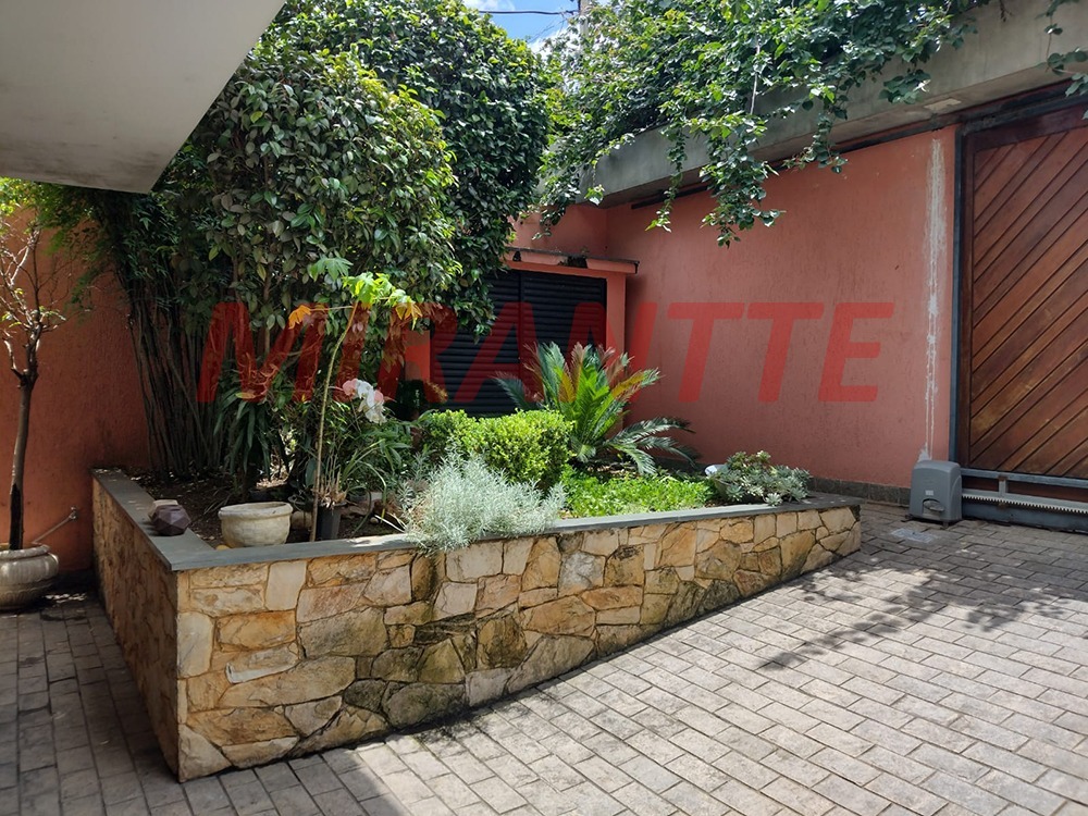 Cond. fechado de 360m² com 4 quartos em Barro Branco (Zona Norte)