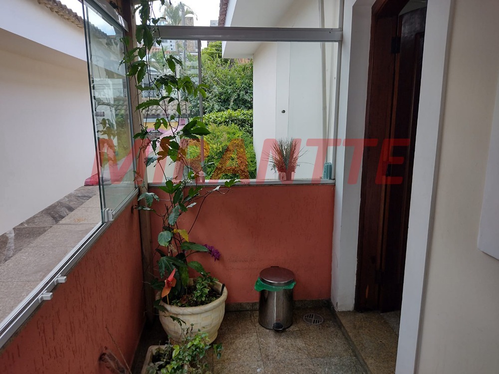 Cond. fechado de 360m² com 4 quartos em Barro Branco (Zona Norte)