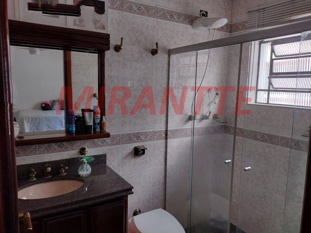 Cond. fechado de 360m² com 4 quartos em Barro Branco (Zona Norte)