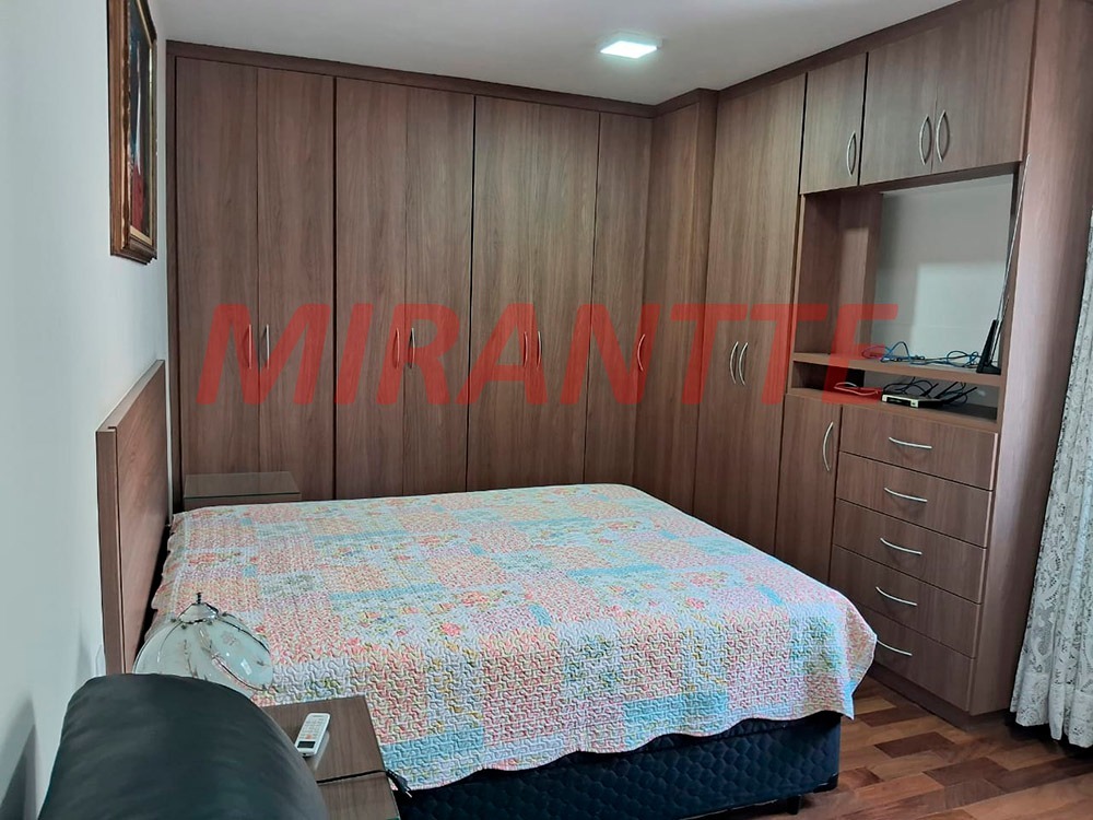 Cond. fechado de 182m² com 3 quartos em Santa Teresinha