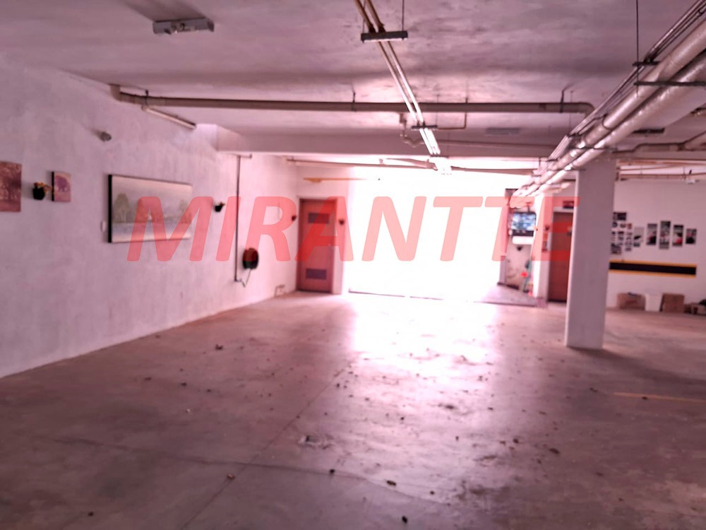 Cond. fechado de 182m² com 3 quartos em Santa Teresinha