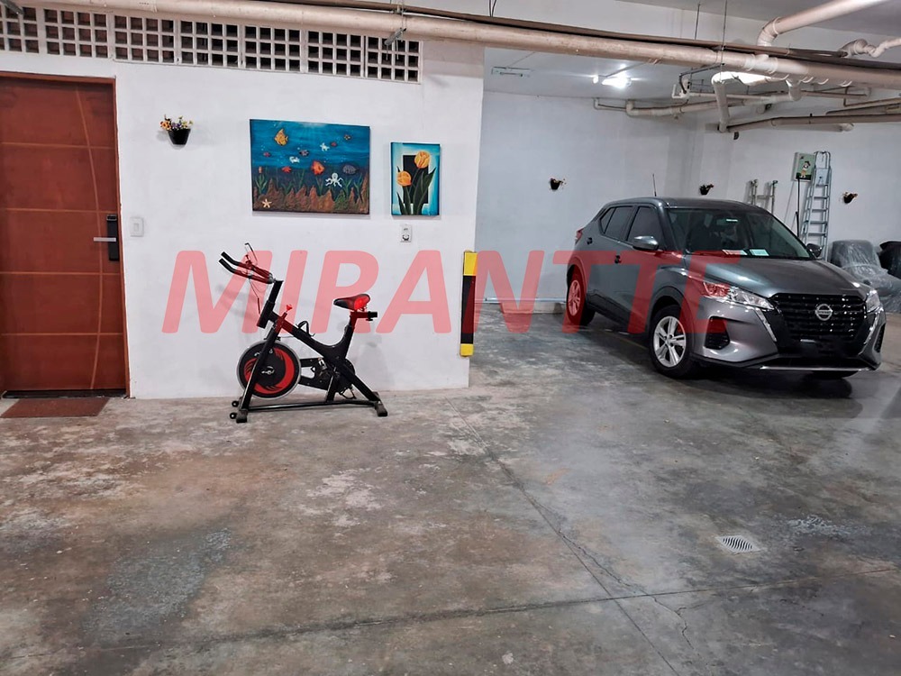 Cond. fechado de 182m² com 3 quartos em Santa Teresinha