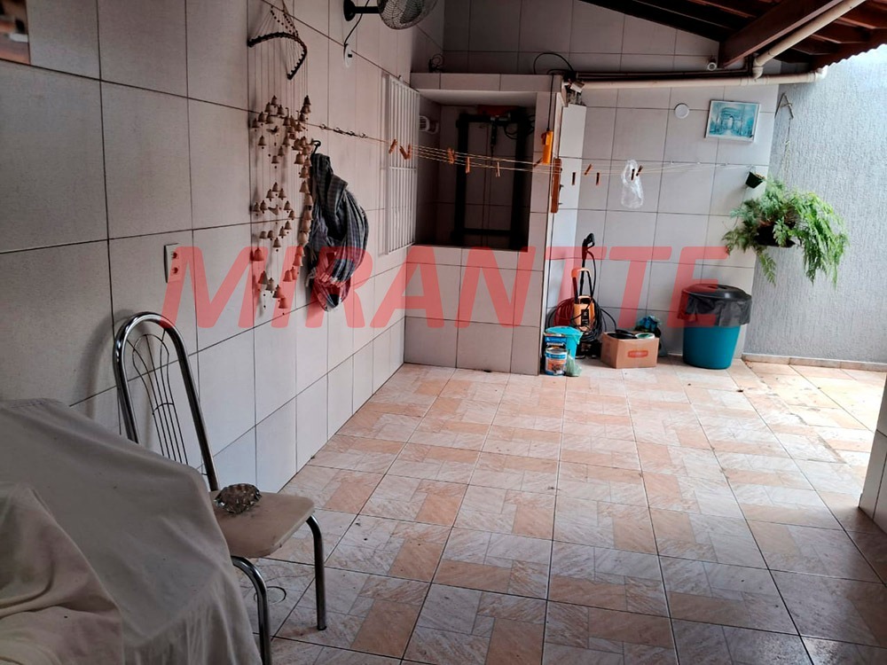 Cond. fechado de 182m² com 3 quartos em Santa Teresinha