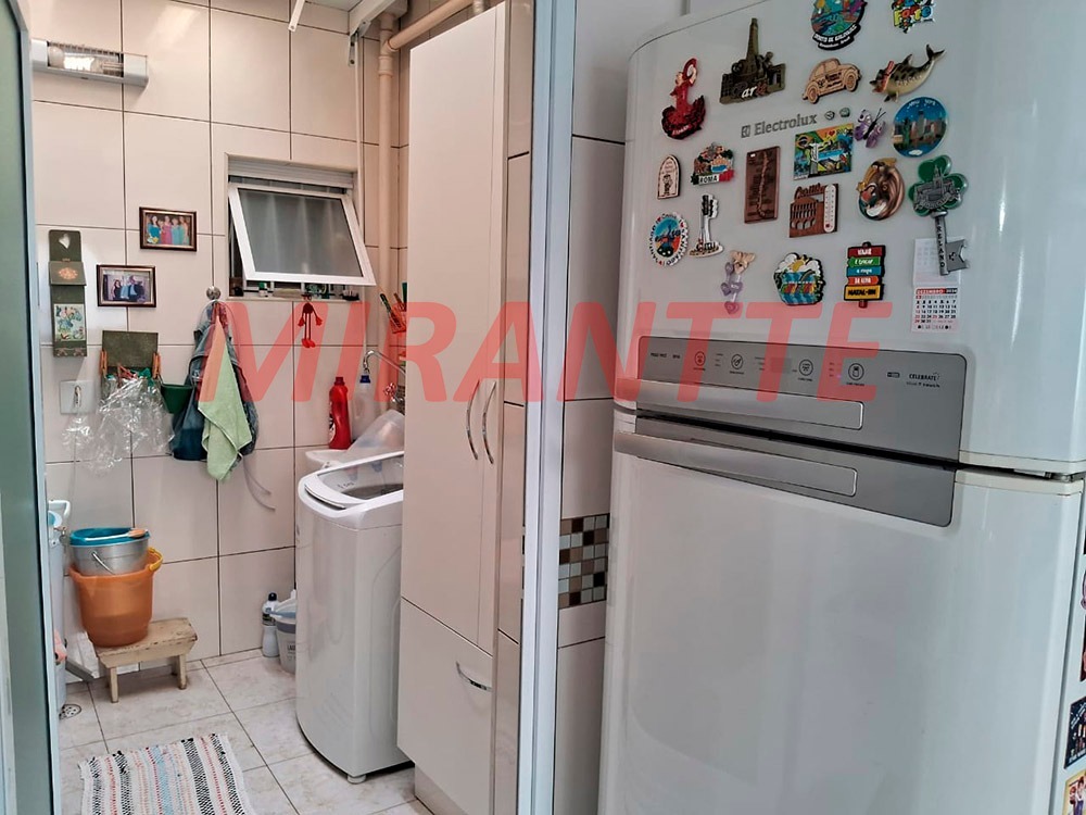 Cond. fechado de 182m² com 3 quartos em Santa Teresinha