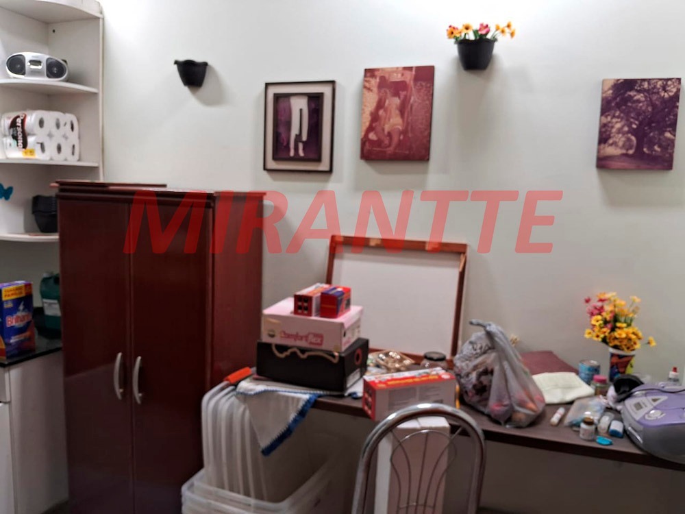 Cond. fechado de 182m² com 3 quartos em Santa Teresinha