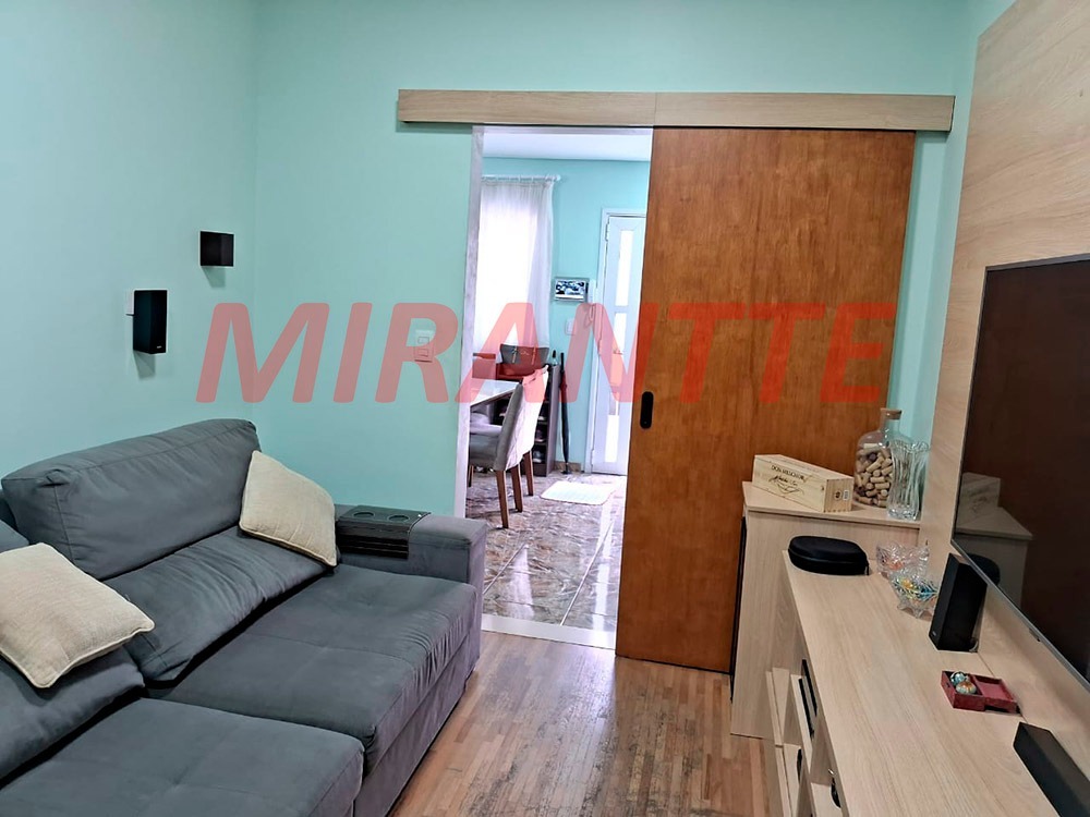 Cond. fechado de 130m² com 3 quartos em Santa Teresinha