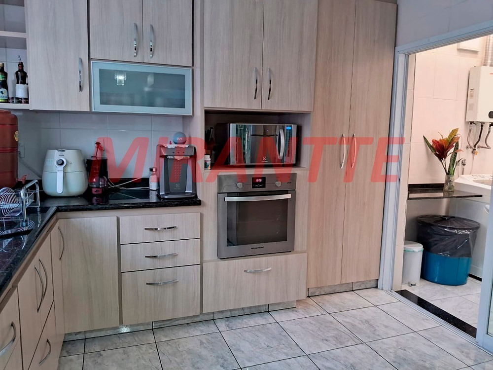 Cond. fechado de 130m² com 3 quartos em Santa Teresinha