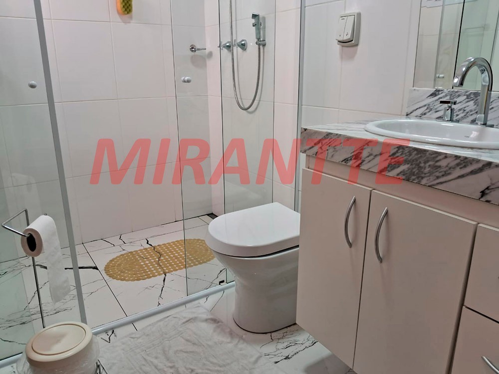 Cond. fechado de 130m² com 3 quartos em Santa Teresinha