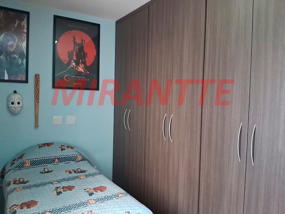 Cond. fechado de 130m² com 3 quartos em Santa Teresinha