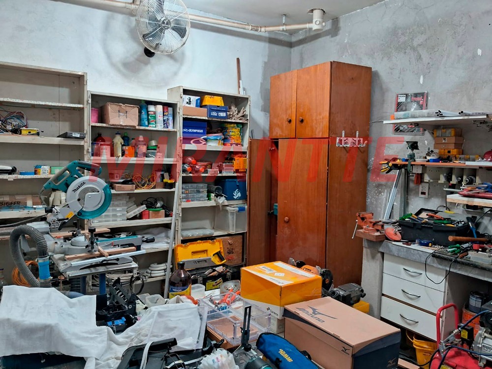 Cond. fechado de 130m² com 3 quartos em Santa Teresinha