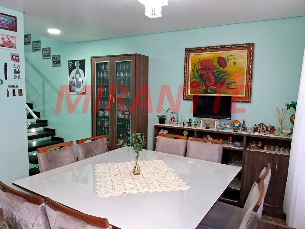 Cond. fechado de 130m² com 3 quartos em Santa Teresinha