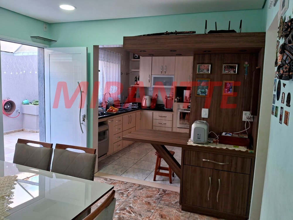 Cond. fechado de 130m² com 3 quartos em Santa Teresinha