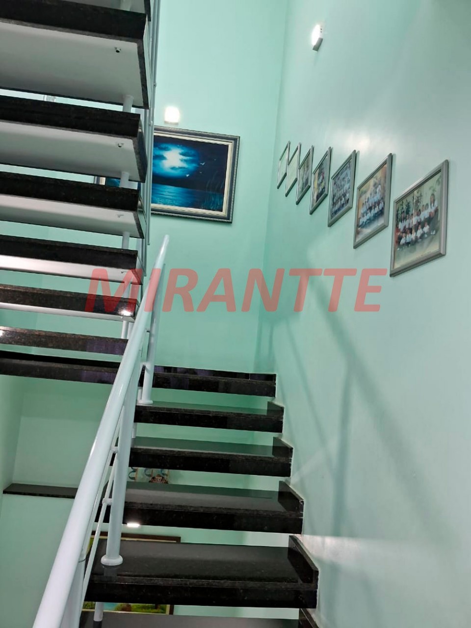 Cond. fechado de 130m² com 3 quartos em Santa Teresinha