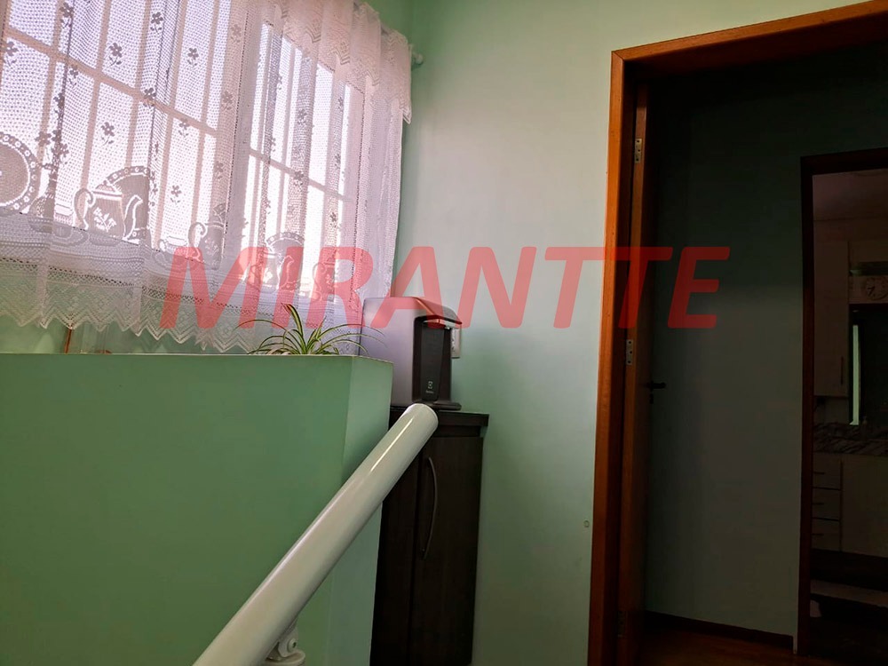 Cond. fechado de 130m² com 3 quartos em Santa Teresinha