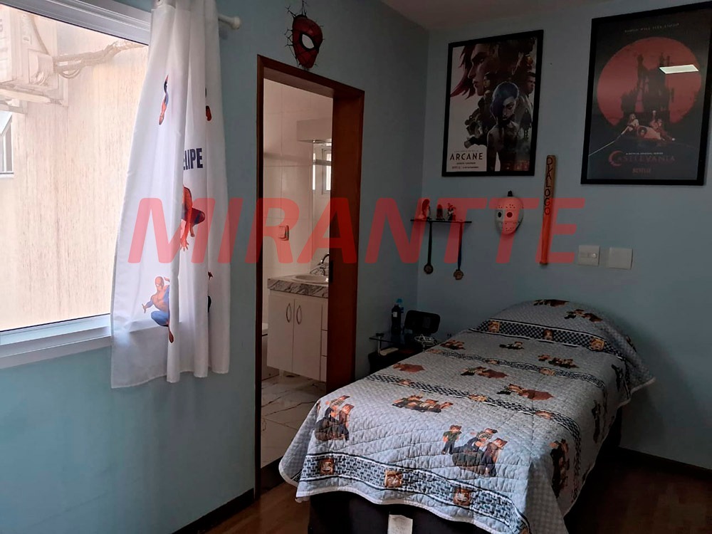 Cond. fechado de 130m² com 3 quartos em Santa Teresinha