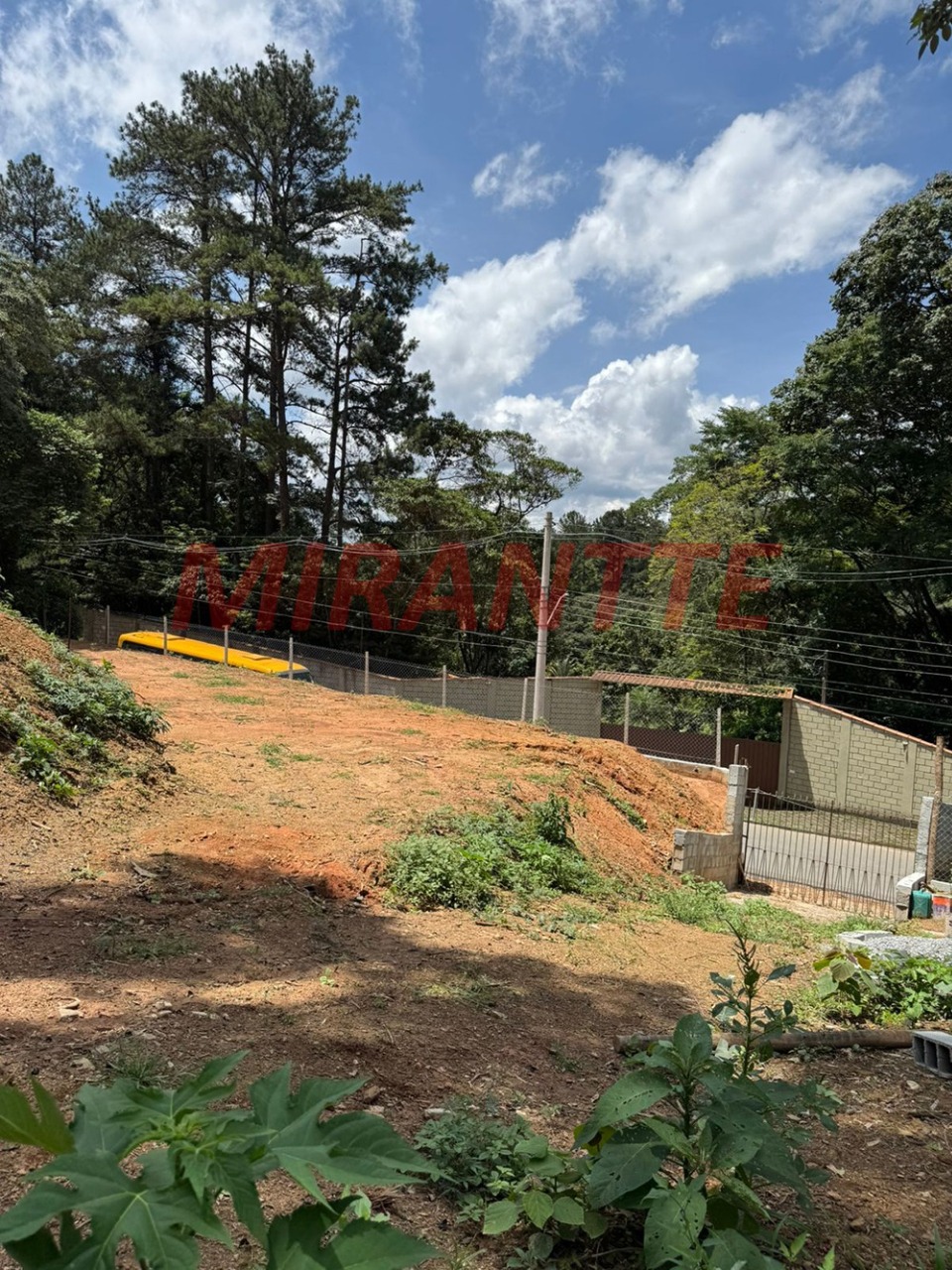 Terreno de 1.316m² em Roseira