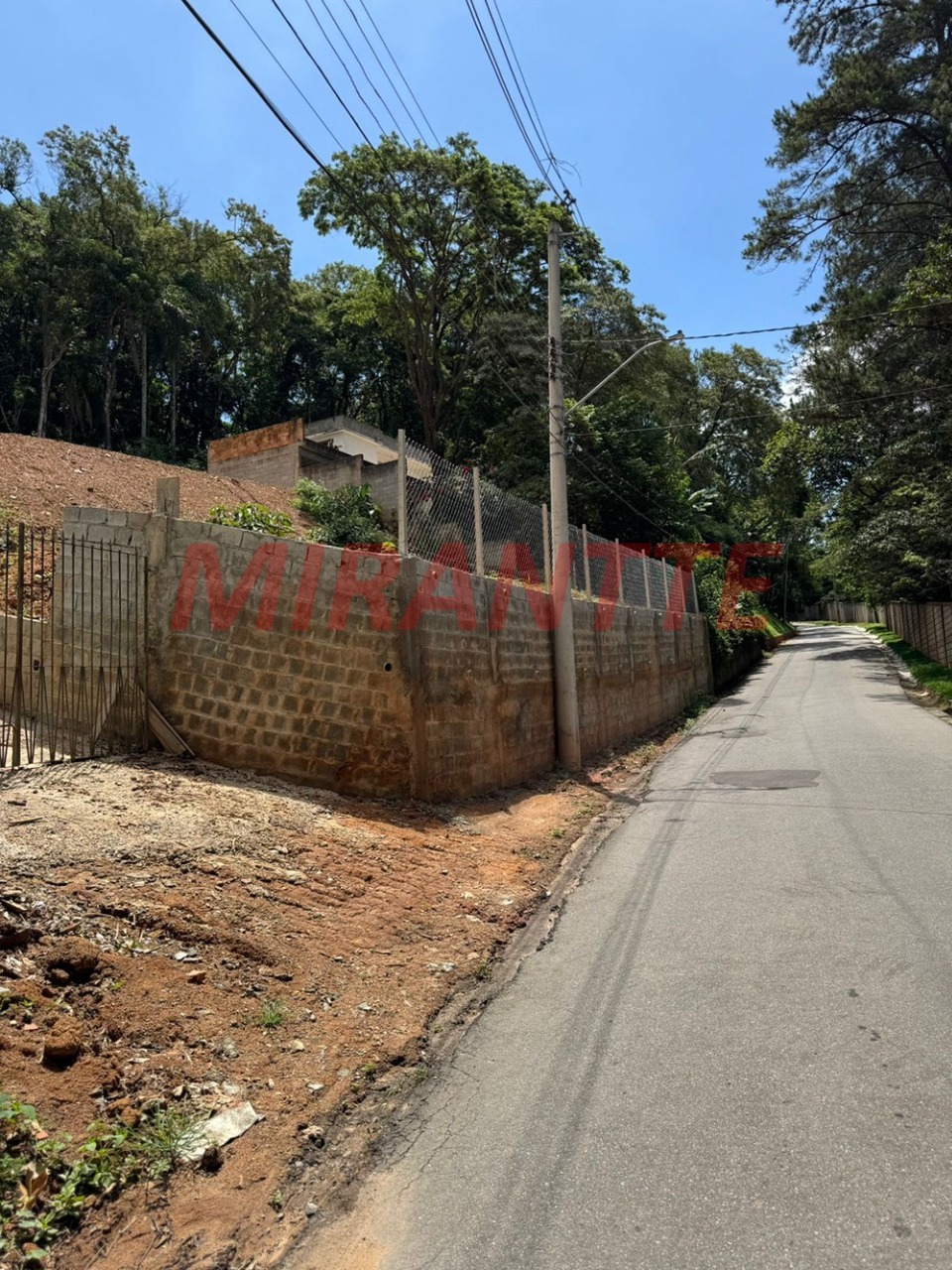 Terreno de 1.316m² em Roseira