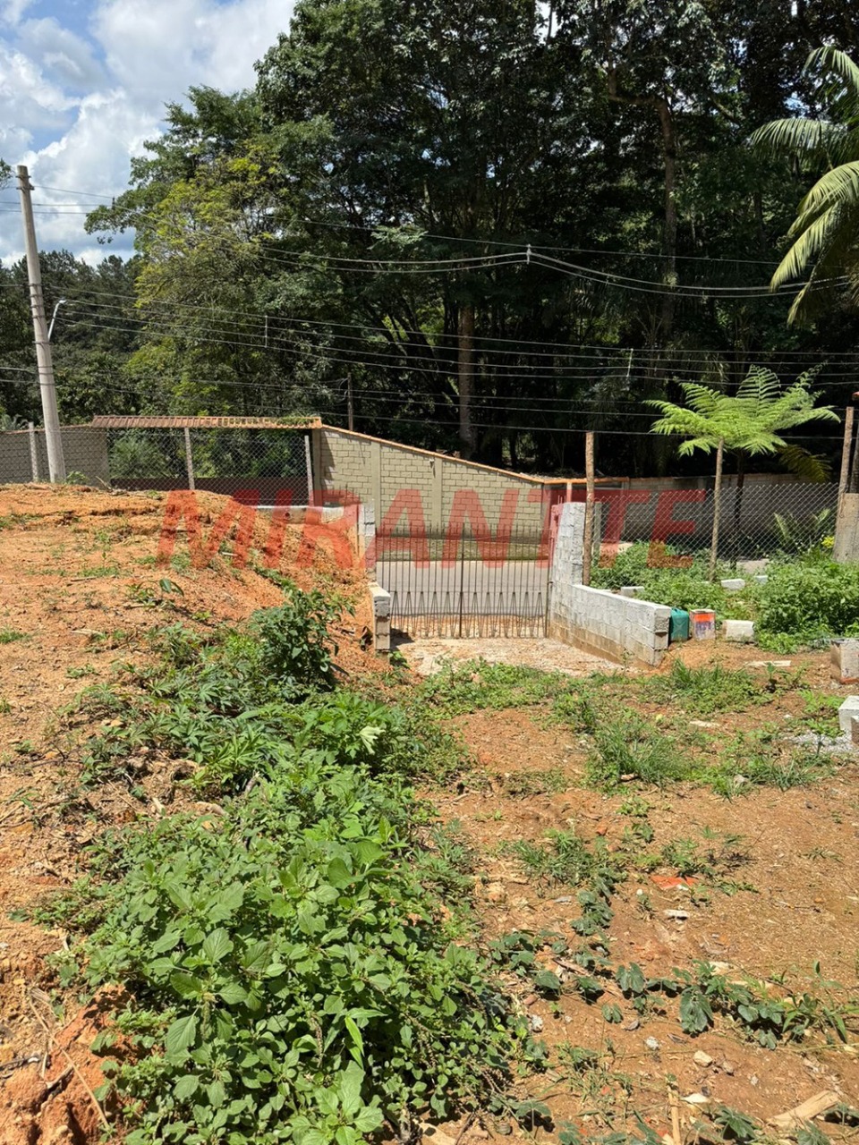 Terreno de 1.316m² em Roseira