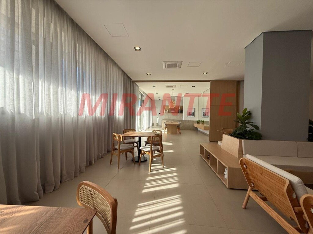 Apartamento de 74m² com 2 quartos em Santana