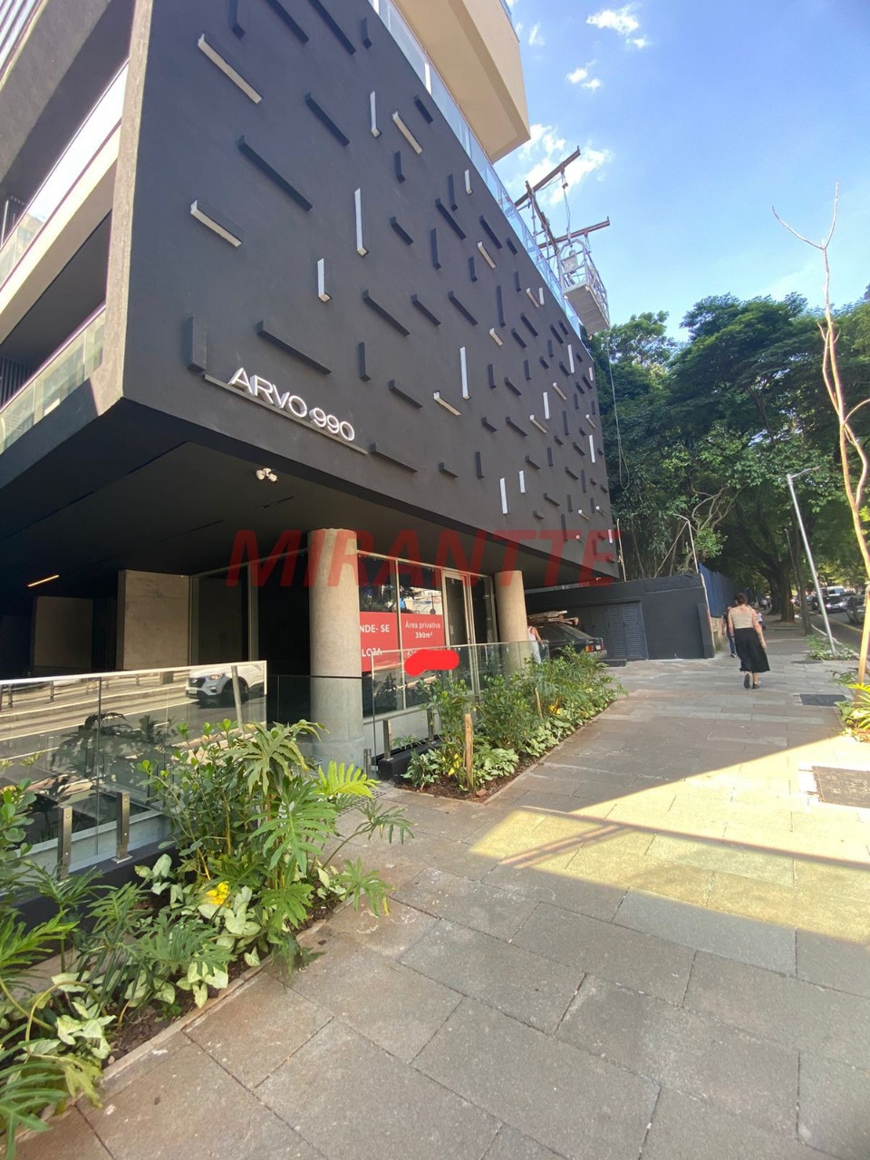 Comercial de 389m² em Pinheiros