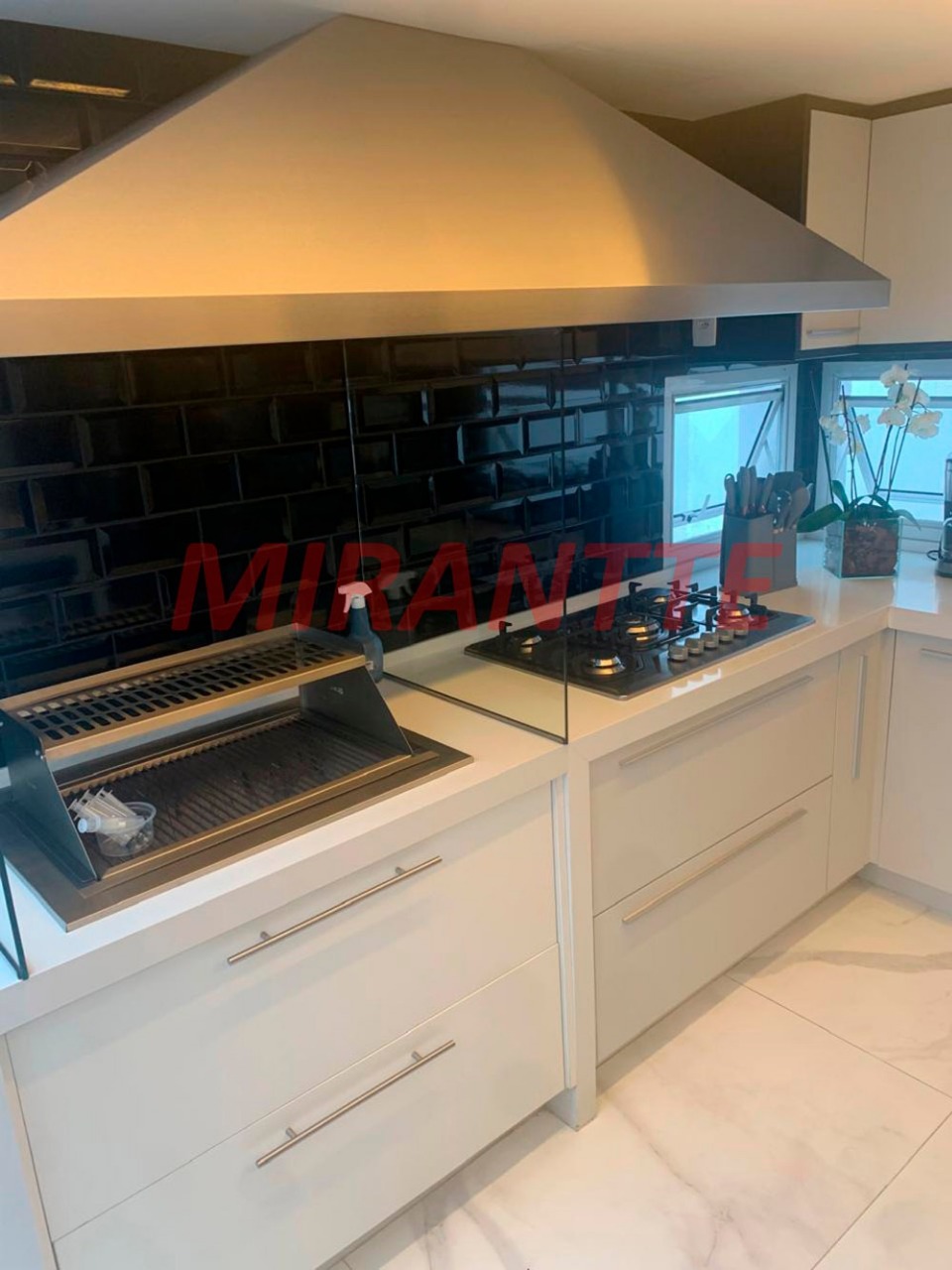 Cond. fechado de 383m² com 6 quartos em Jardim França