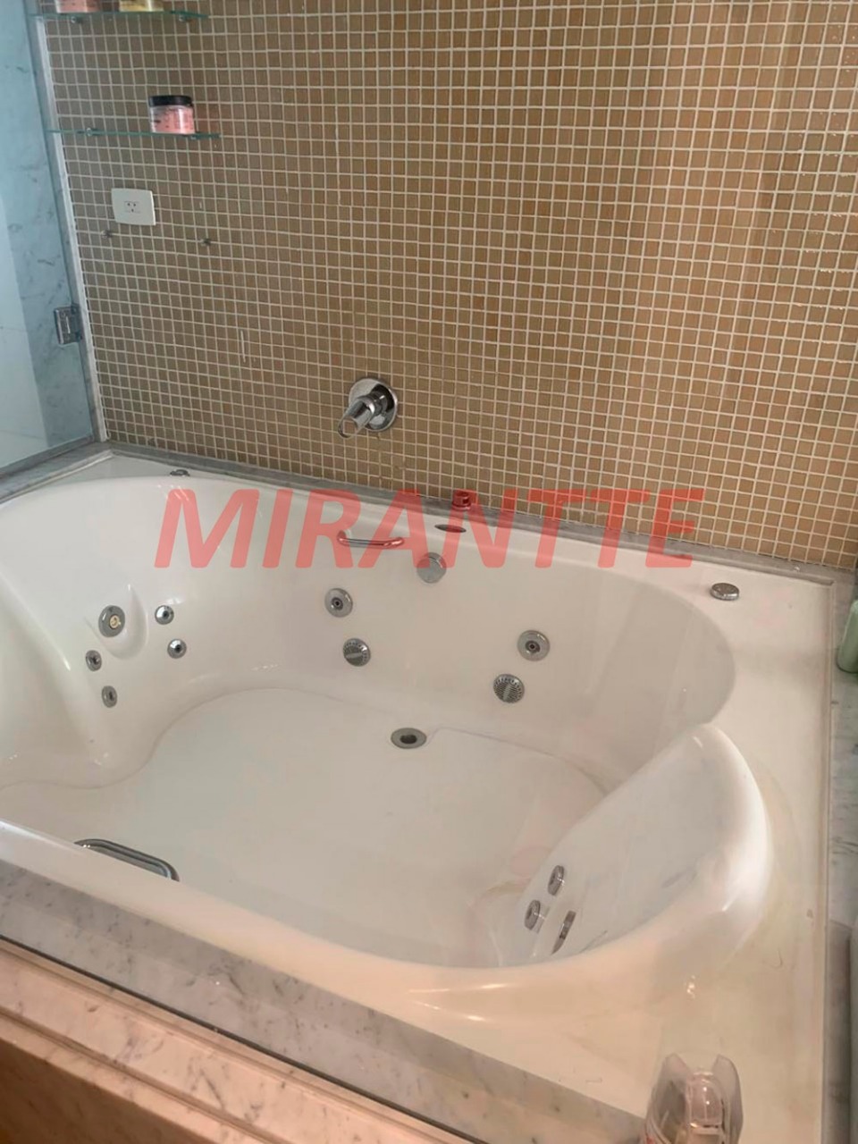 Cond. fechado de 383m² com 6 quartos em Jardim França
