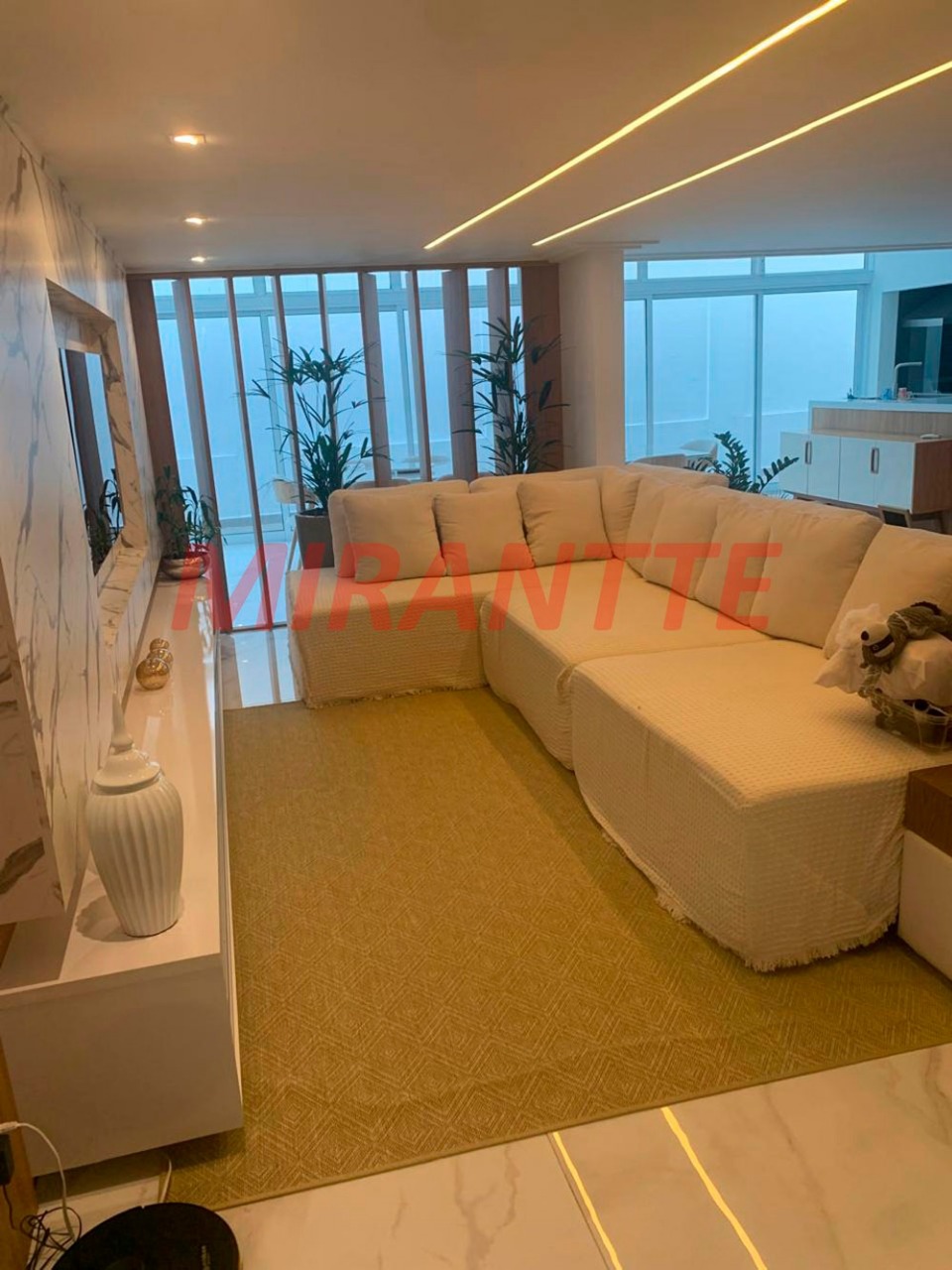 Cond. fechado de 383m² com 6 quartos em Jardim França