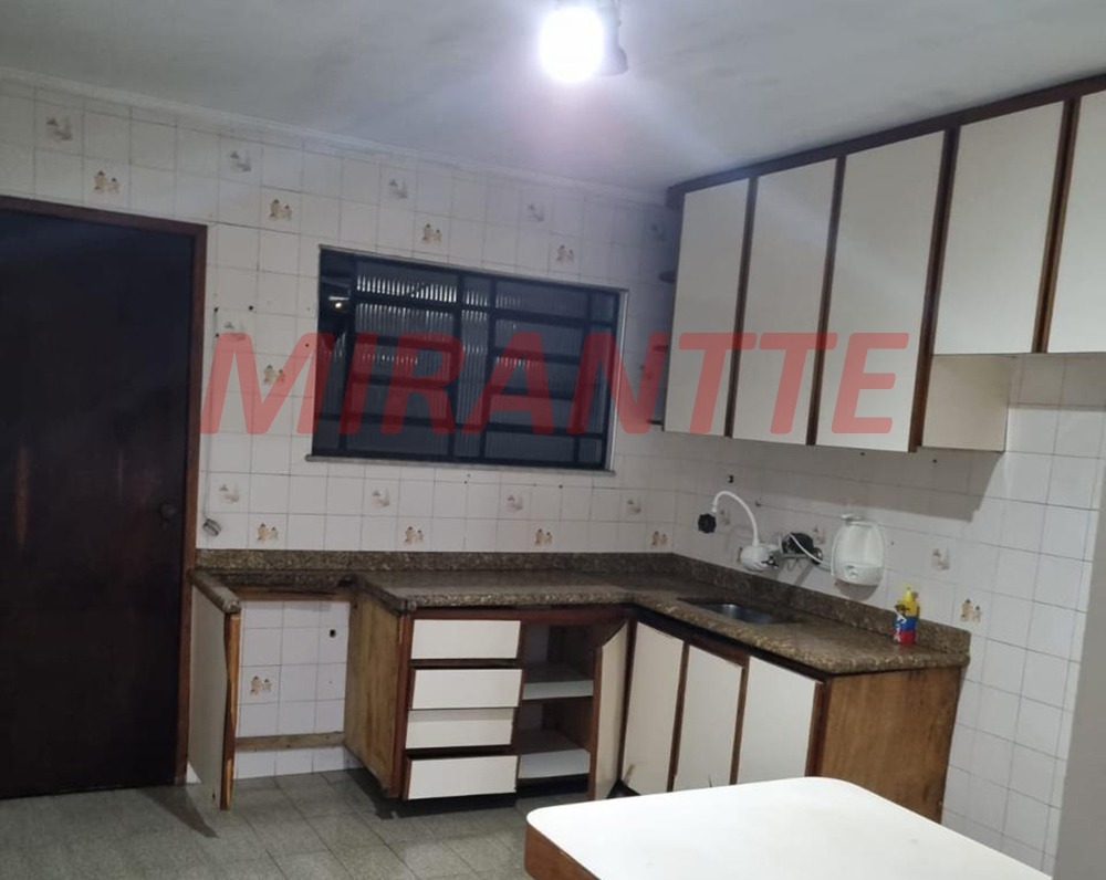 Sobrado de 220m² com 3 quartos em Vila Mazzei