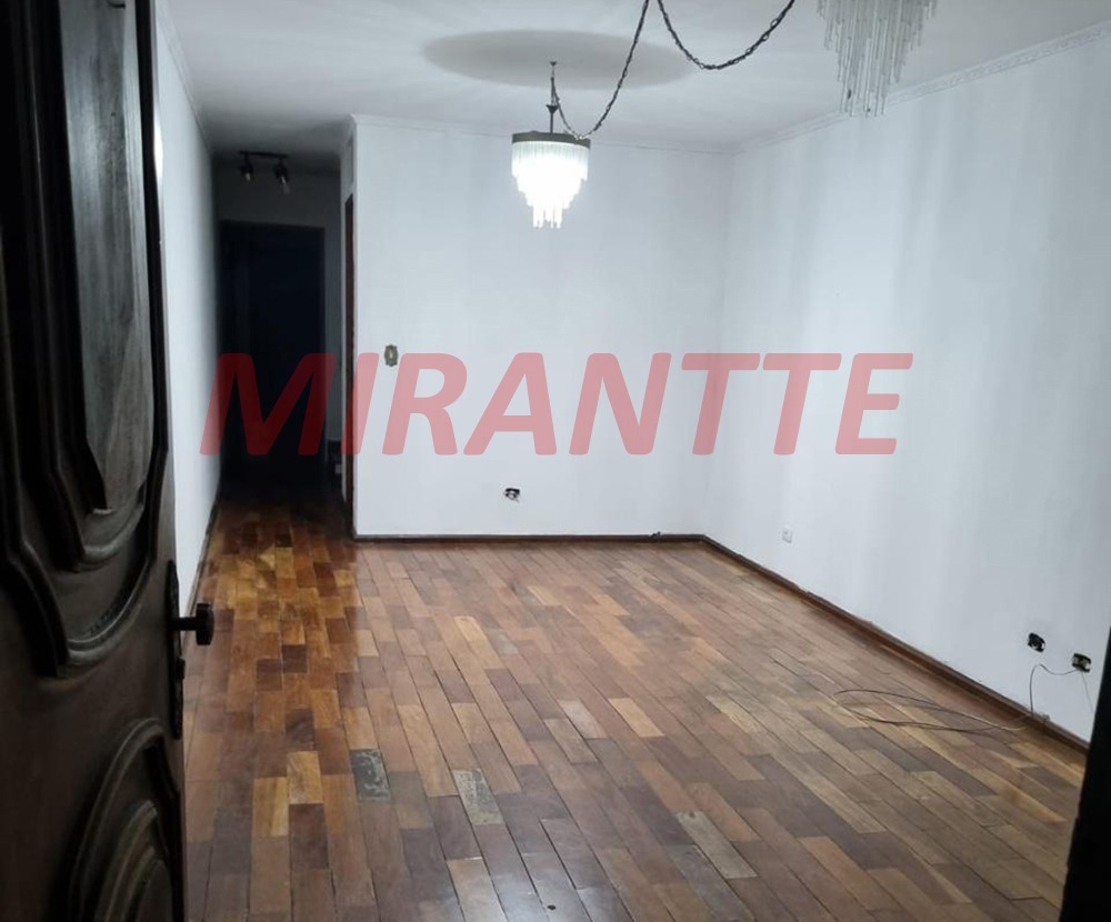 Sobrado de 220m² com 3 quartos em Vila Mazzei