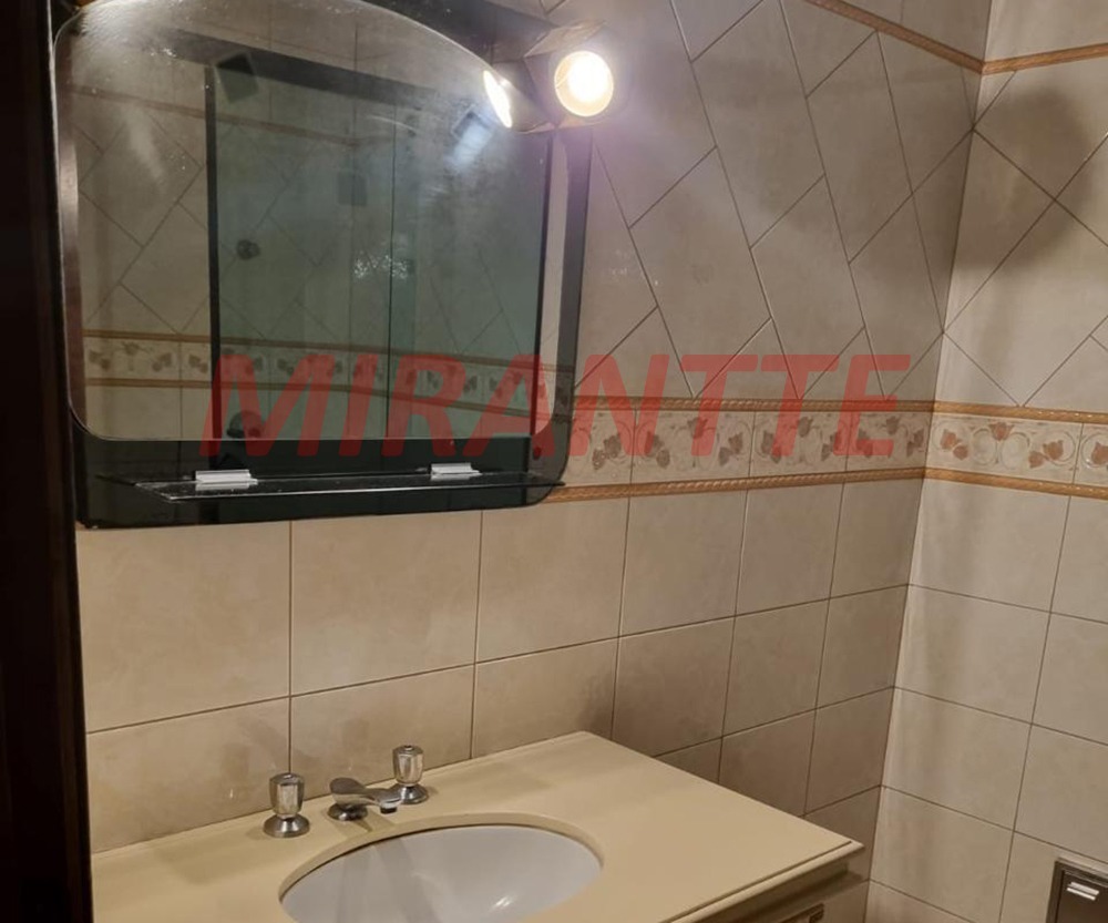 Sobrado de 220m² com 3 quartos em Vila Mazzei