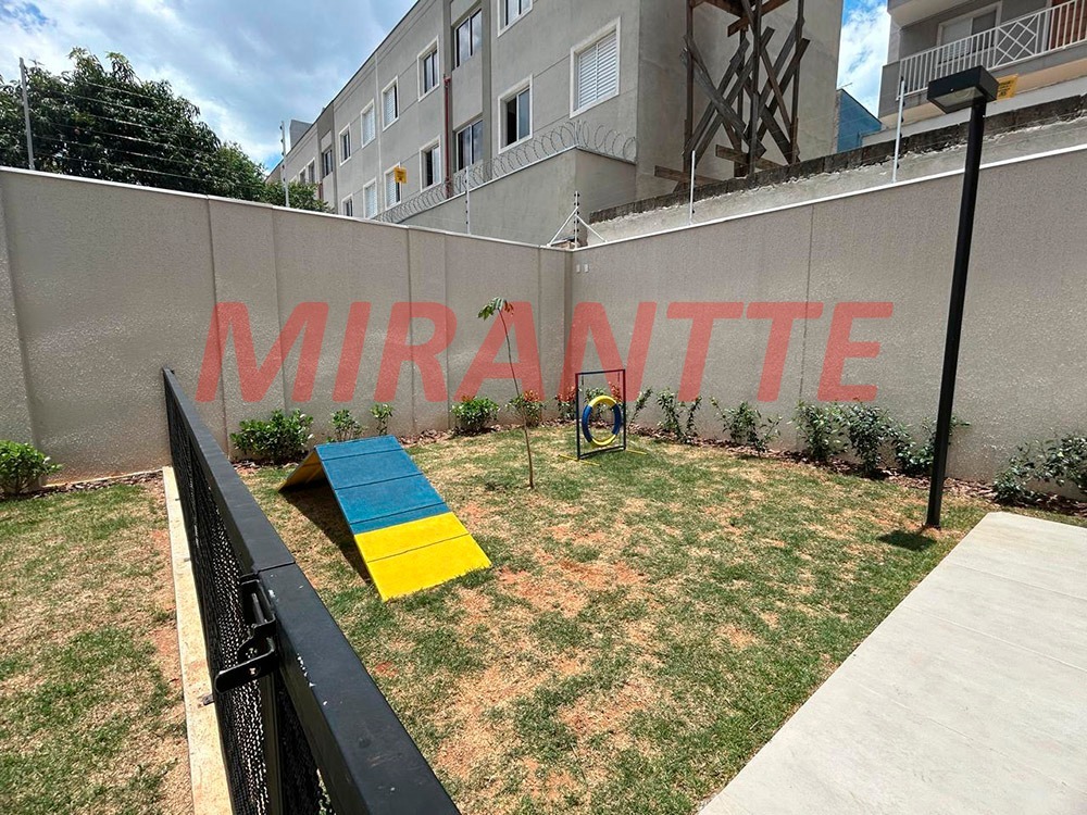 Apartamento de 40m² com 2 quartos em Vila Mazzei