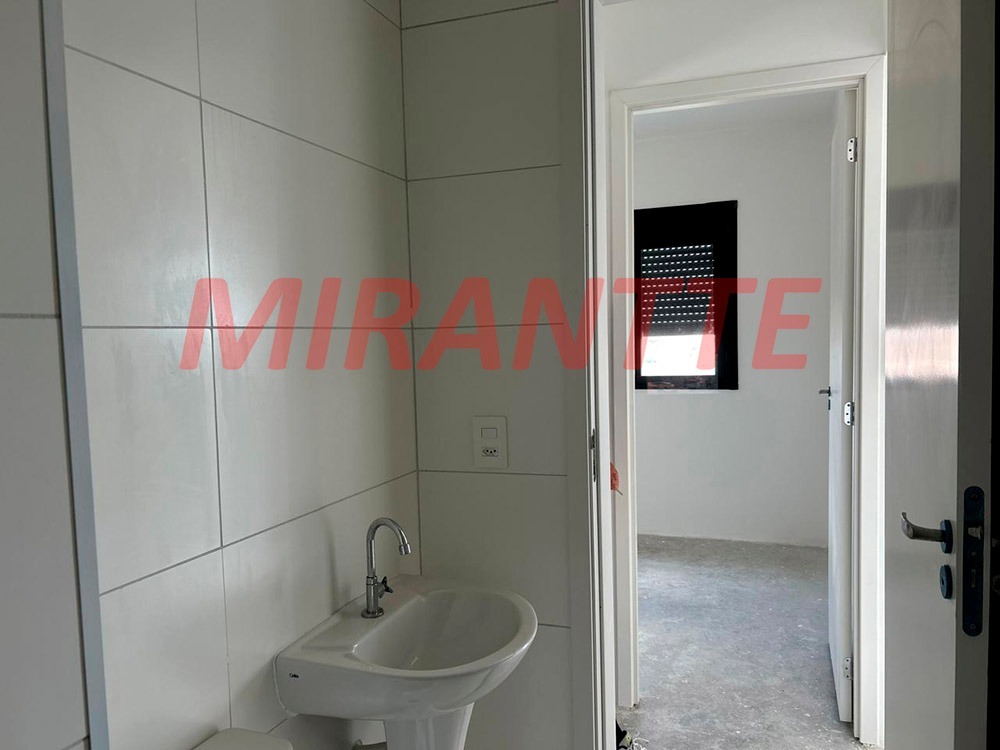 Apartamento de 40m² com 2 quartos em Vila Mazzei