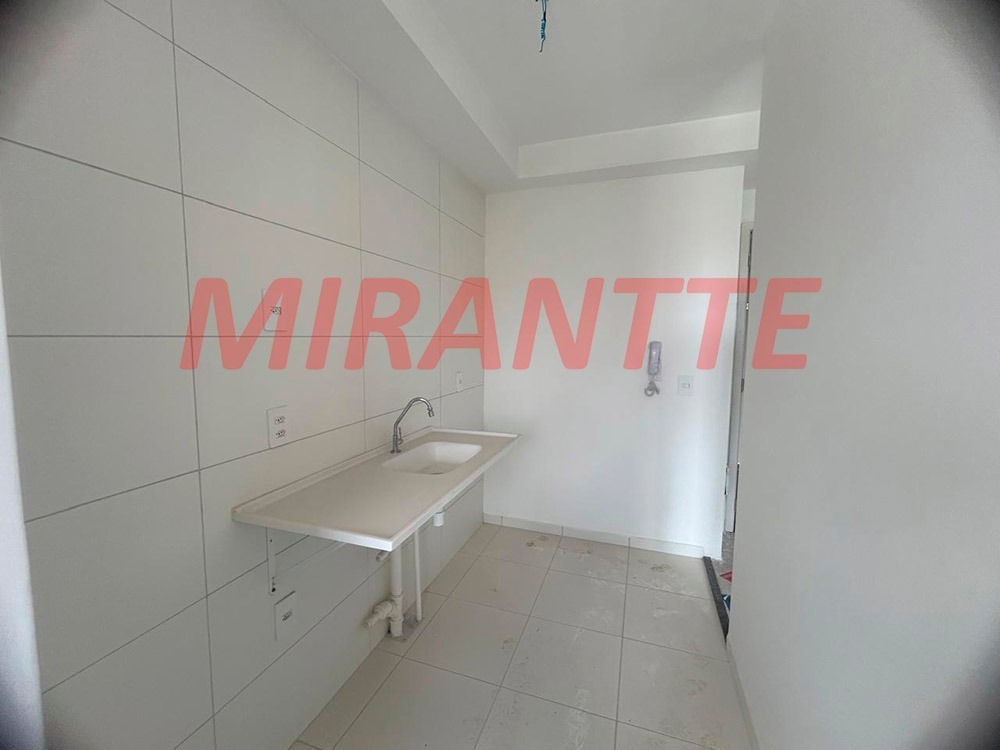Apartamento de 40m² com 2 quartos em Vila Mazzei