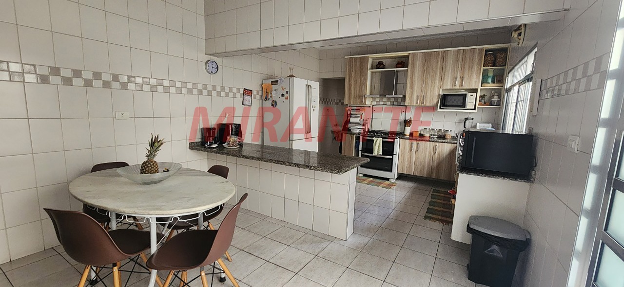 Sobrado de 243m² com 3 quartos em Parada Inglesa