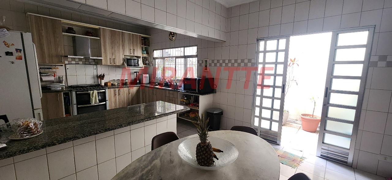 Sobrado de 243m² com 3 quartos em Parada Inglesa