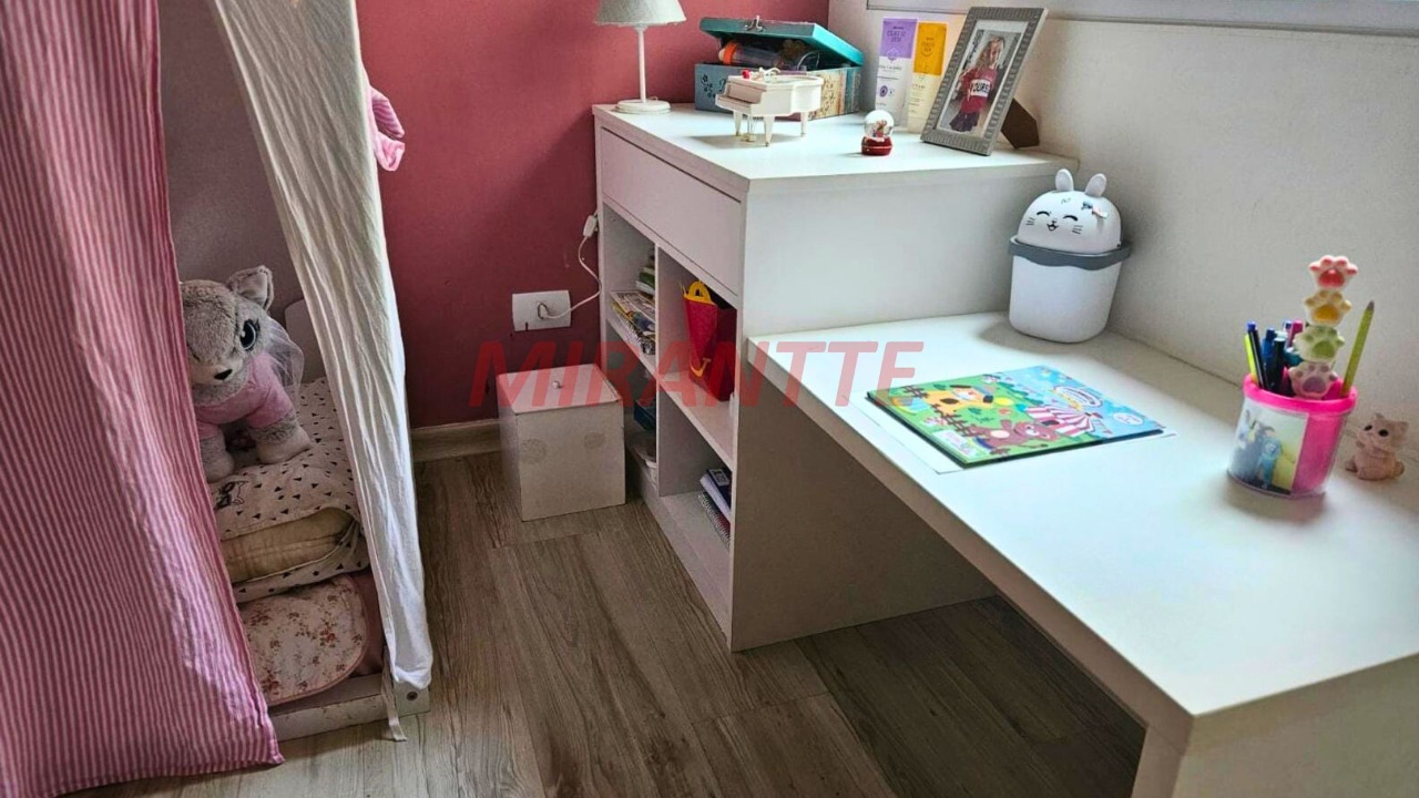 Cond. fechado de 100m² com 3 quartos em Água Rasa