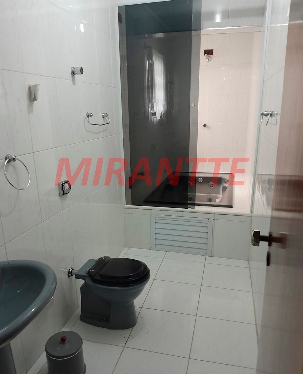 Sobrado de 230m² com 3 quartos em Vila Nova Mazzei