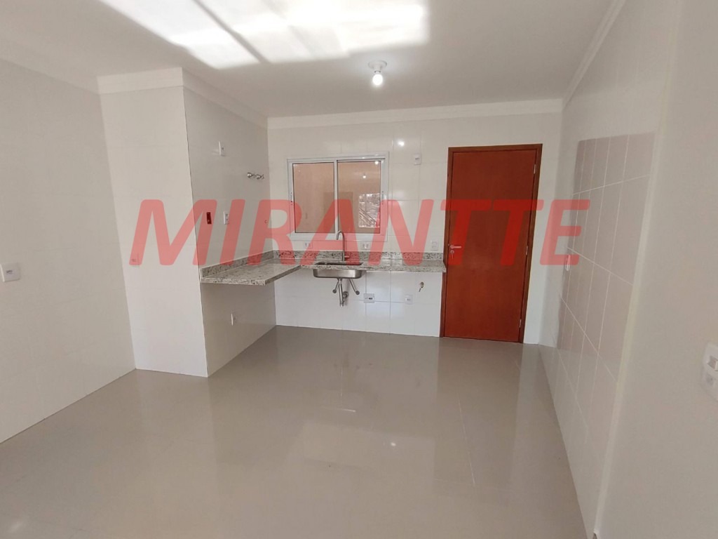 Cond. fechado de 65m² com 2 quartos em Vila Gustavo
