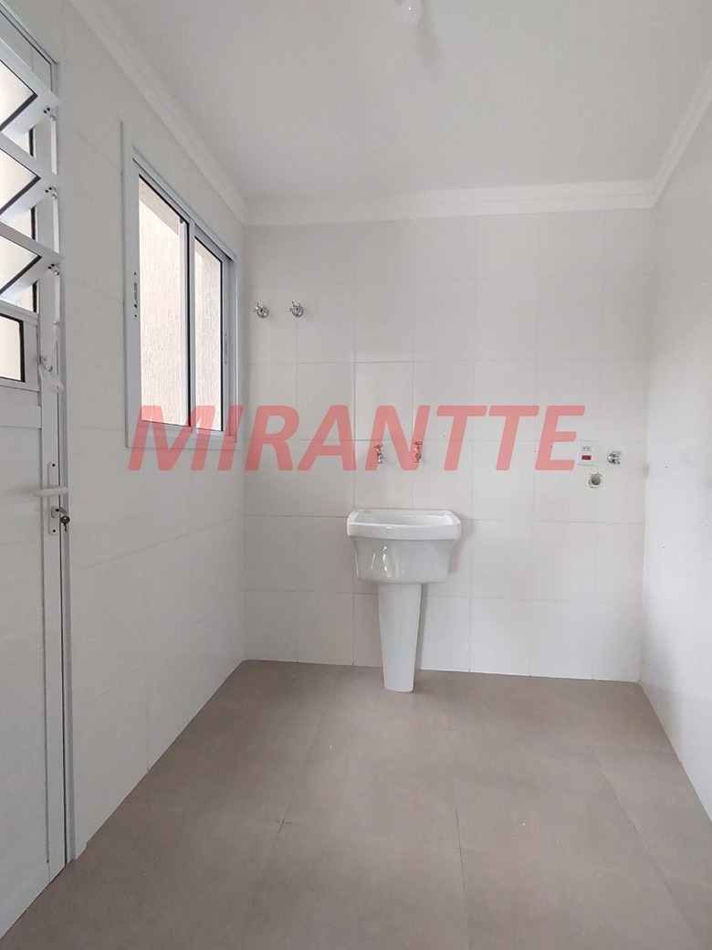 Cond. fechado de 65m² com 2 quartos em Vila Gustavo