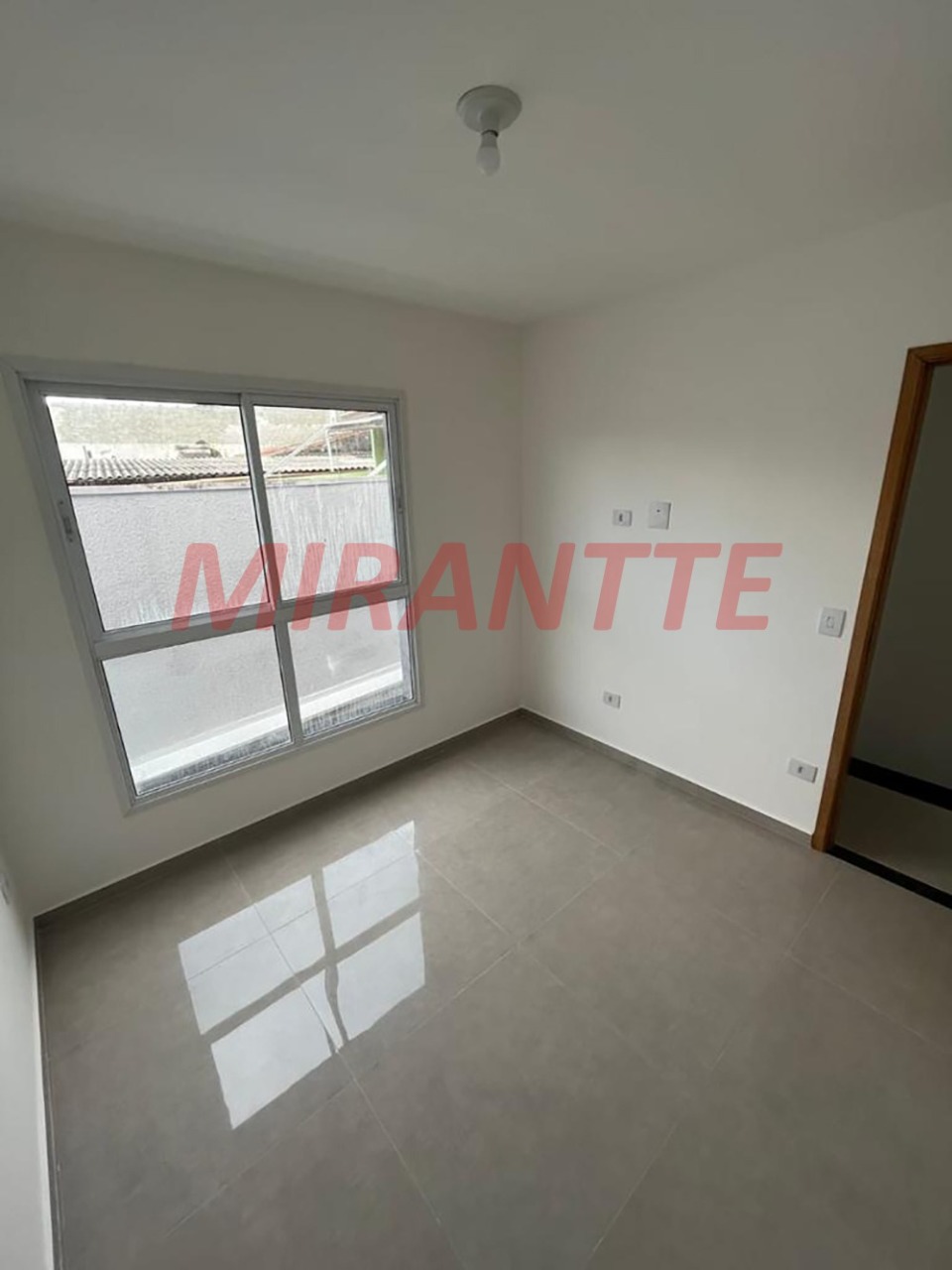 Cond. fechado de 65m² com 2 quartos em Imirim