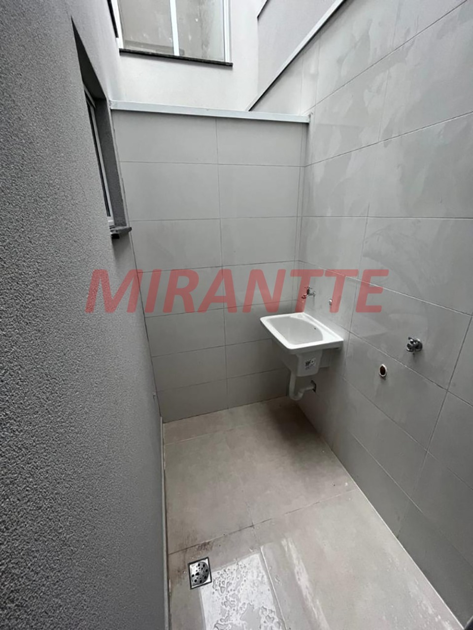 Cond. fechado de 65m² com 2 quartos em Imirim